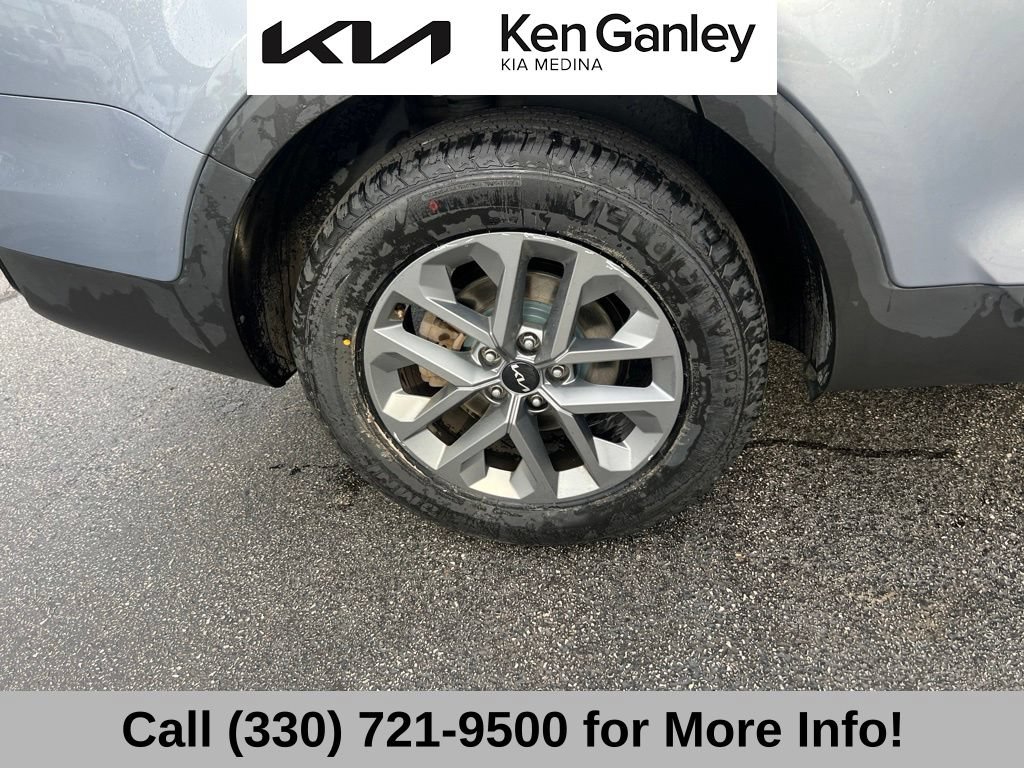 Used 2024 Kia Telluride LX FWD image 21