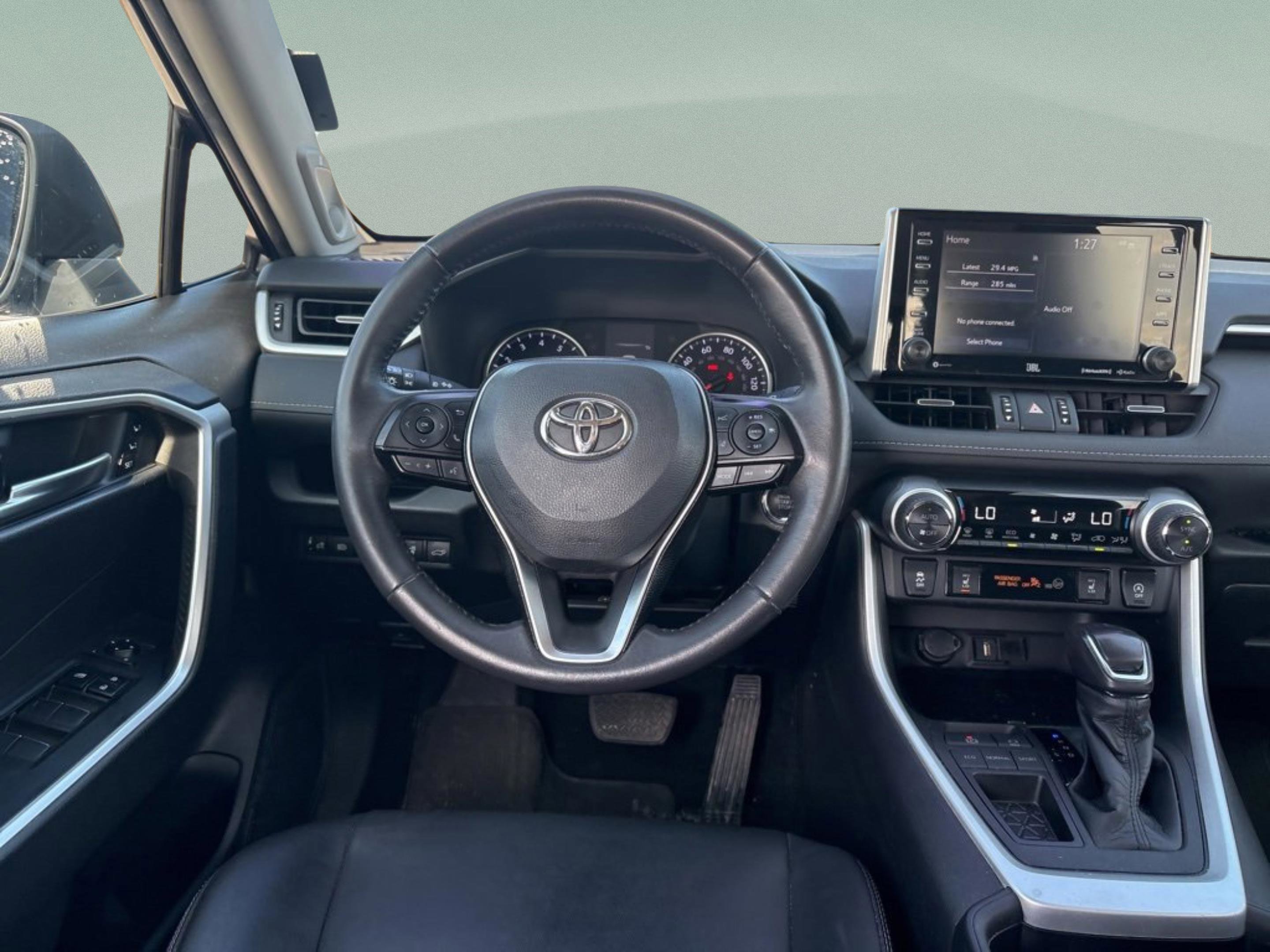 Used 2021 Toyota RAV4 XLE Premium image 13