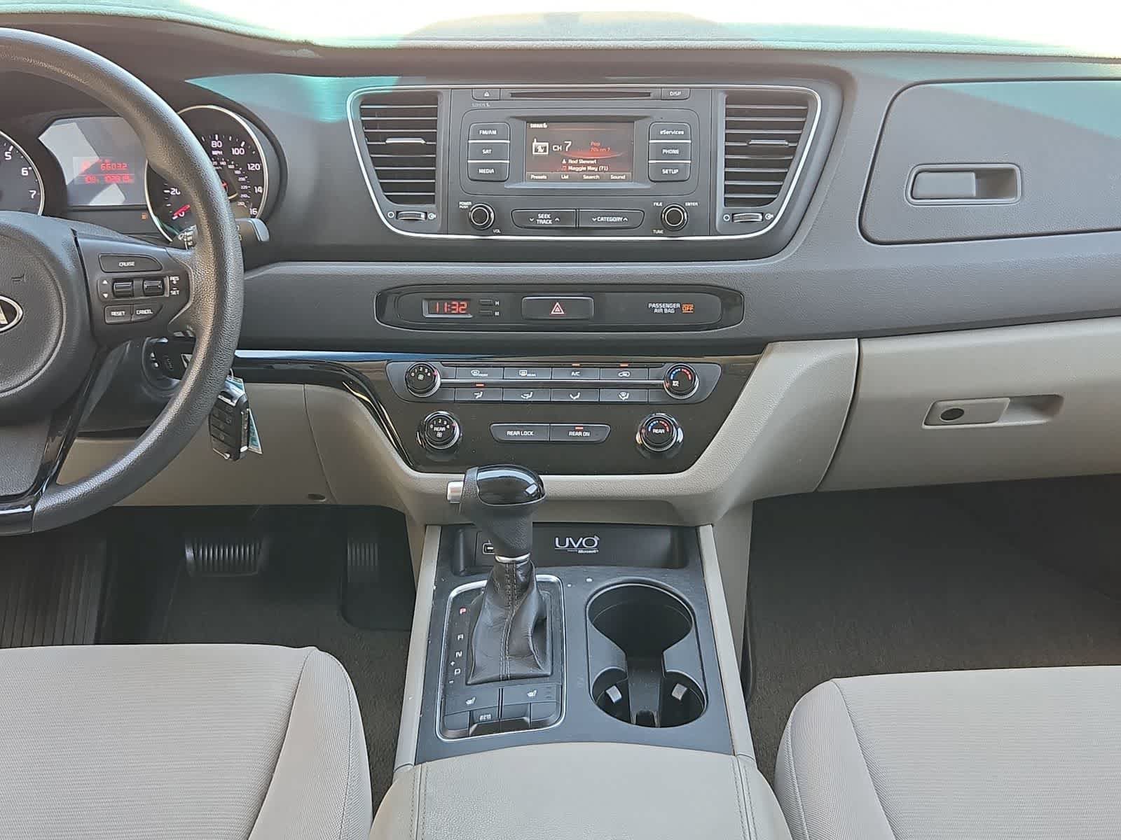 Used 2015 Kia Sedona LX w/ LX Convenience Package FWD image 28