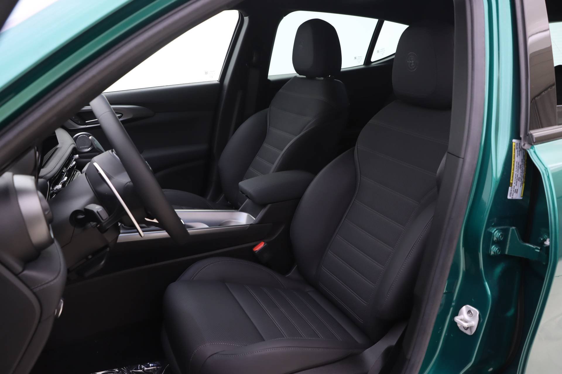 New 2024 Alfa Romeo Tonale Veloce image 7