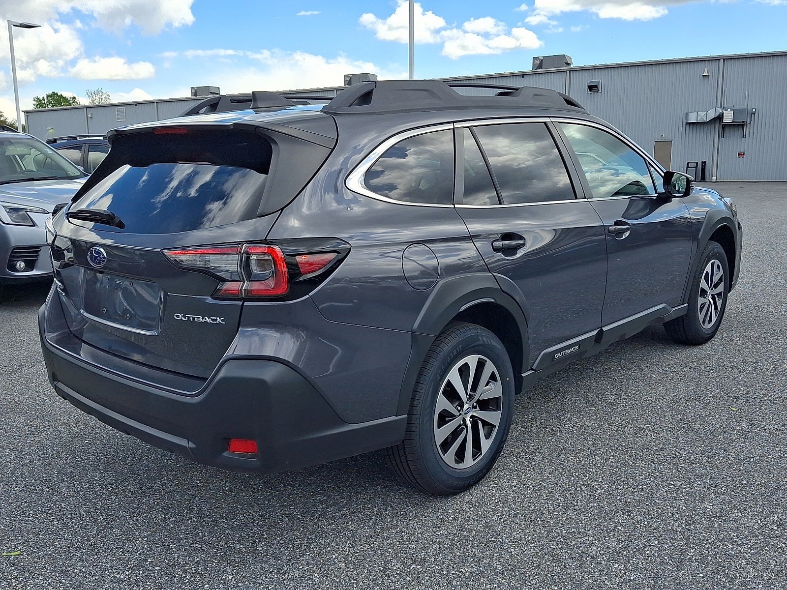 Certified 2023 Subaru Outback Premium AWD/4WD image 4