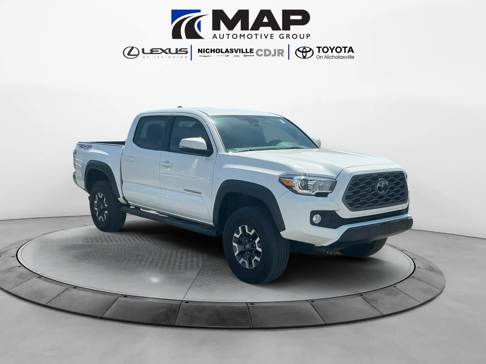 Used 2023 Toyota Tacoma TRD Off-Road AWD/4WD image 7