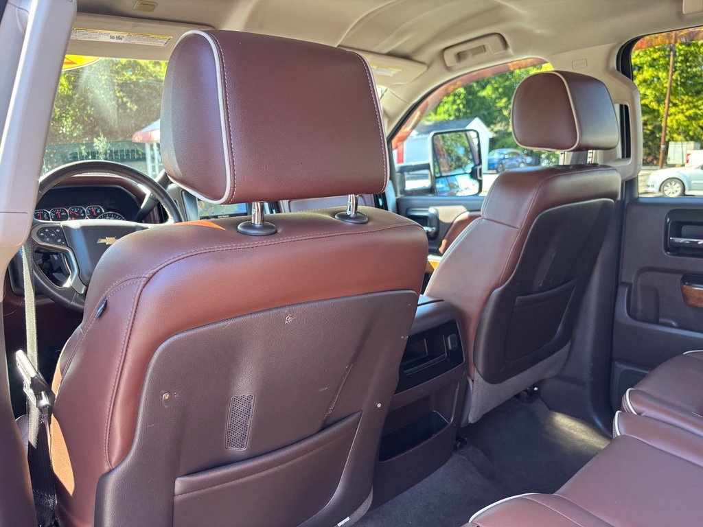 Used 2014 Chevrolet Silverado 1500 High Country w/ High Country Premium Package AWD/4WD image 21