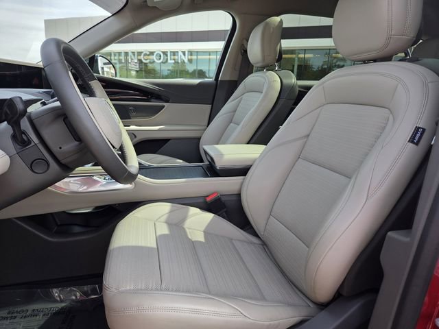 Used 2025 Lincoln Nautilus Reserve image 14