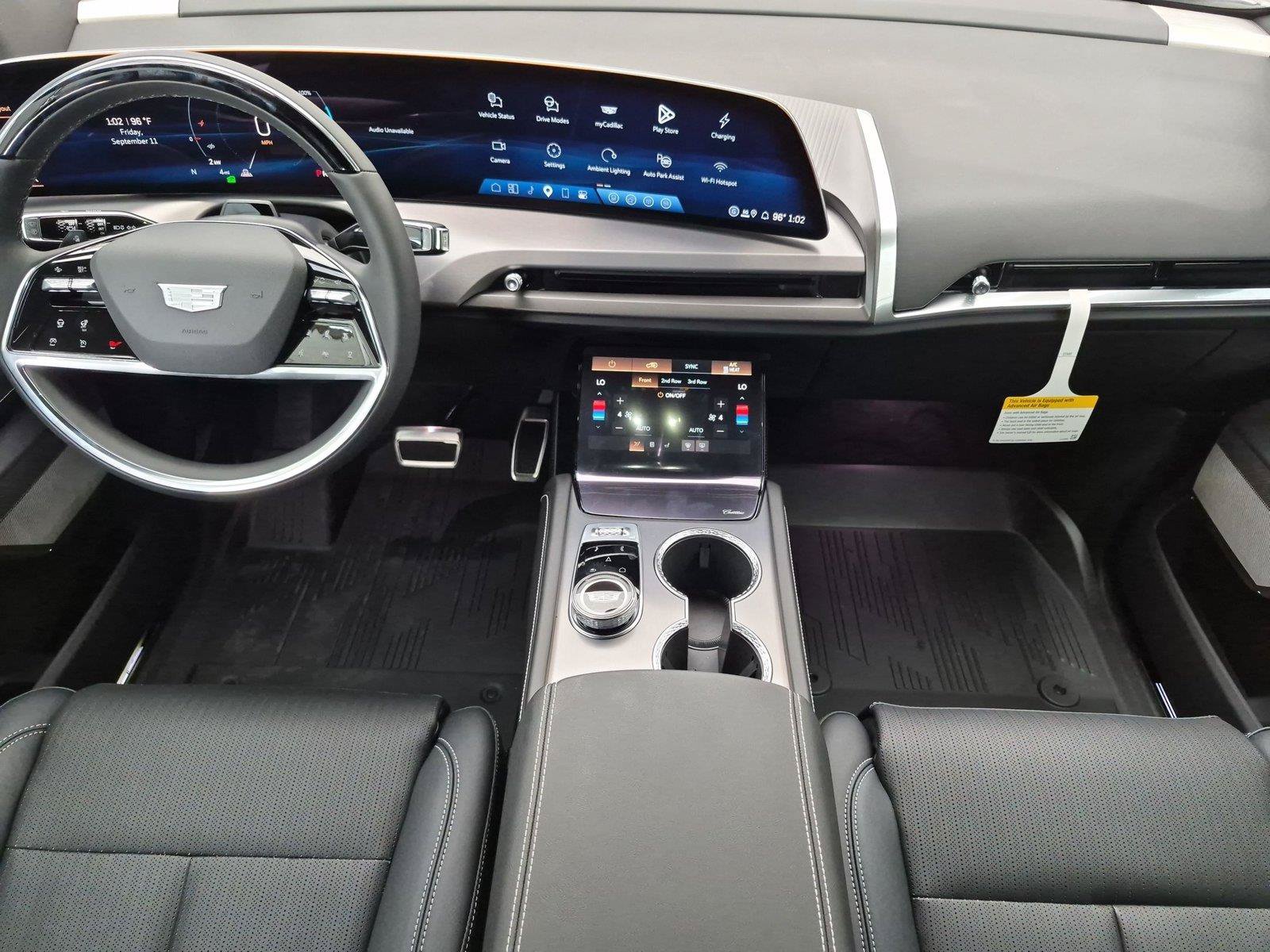 New 2027 Cadillac Vistiq Sport w/ LPO, Floor Liner Package AWD/4WD image 13