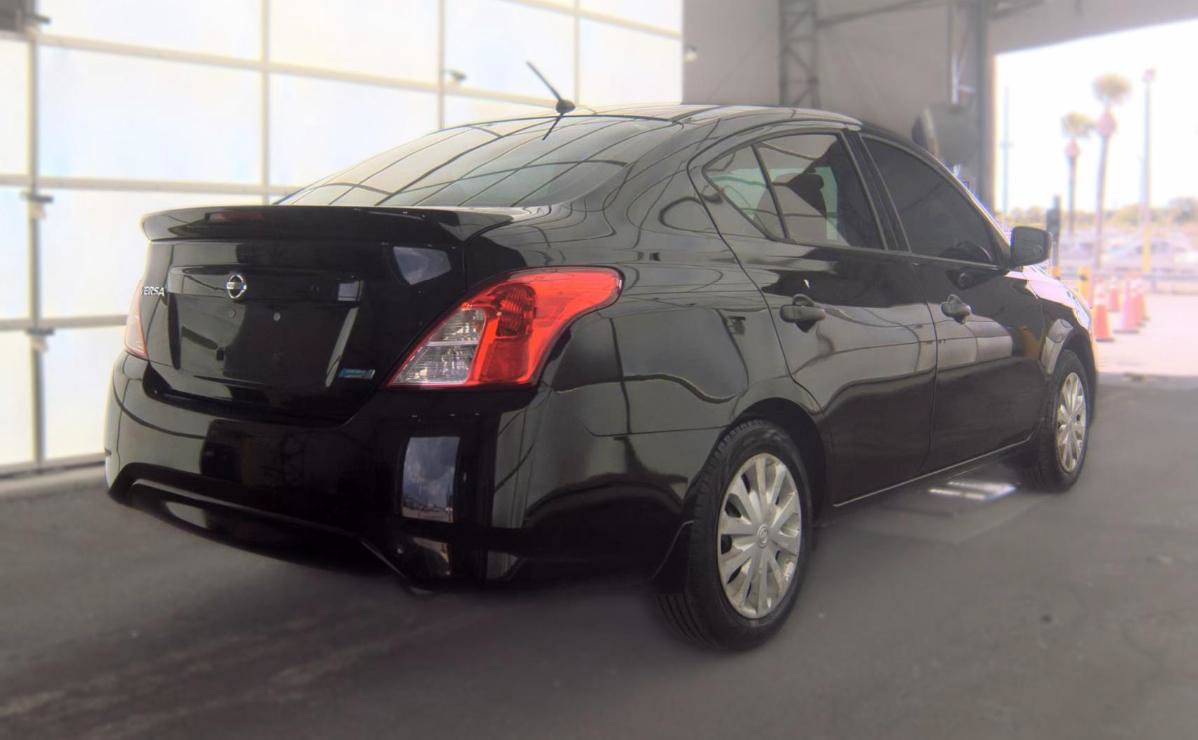 Used 2016 Nissan Versa S Plus FWD image 4