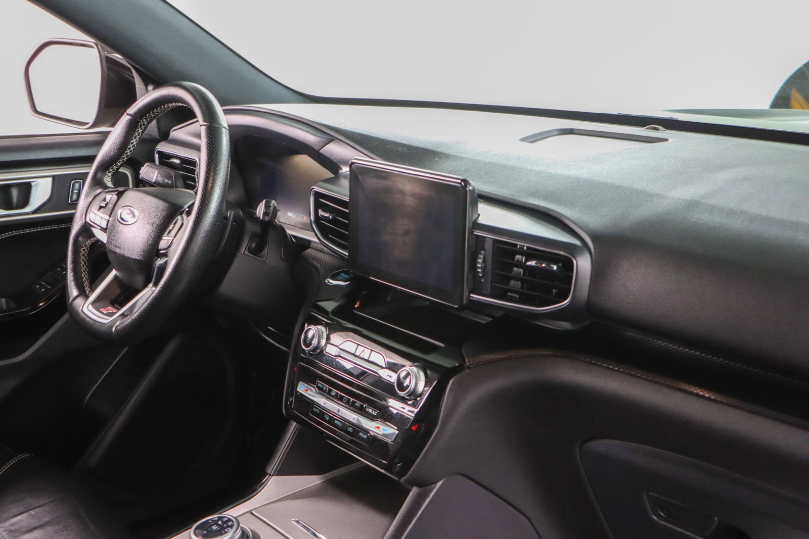 Used 2022 Ford Explorer ST w/ ST Street Pack image 26