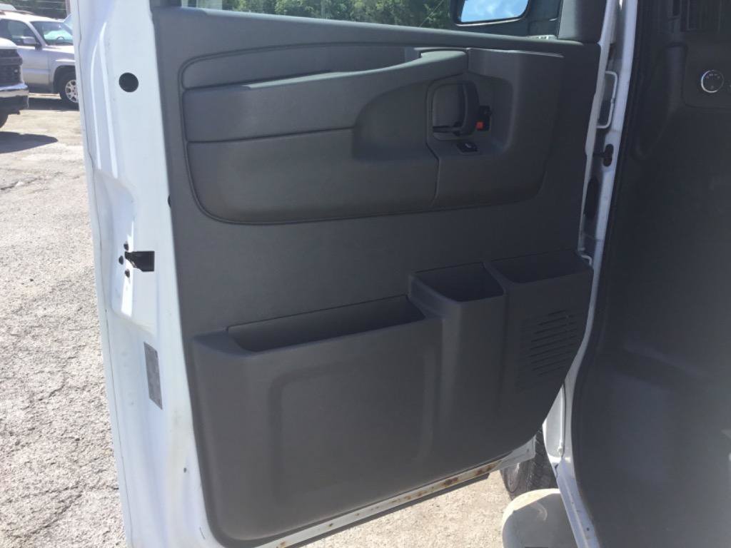 Used 2014 GMC Savana 2500 RWD image 22