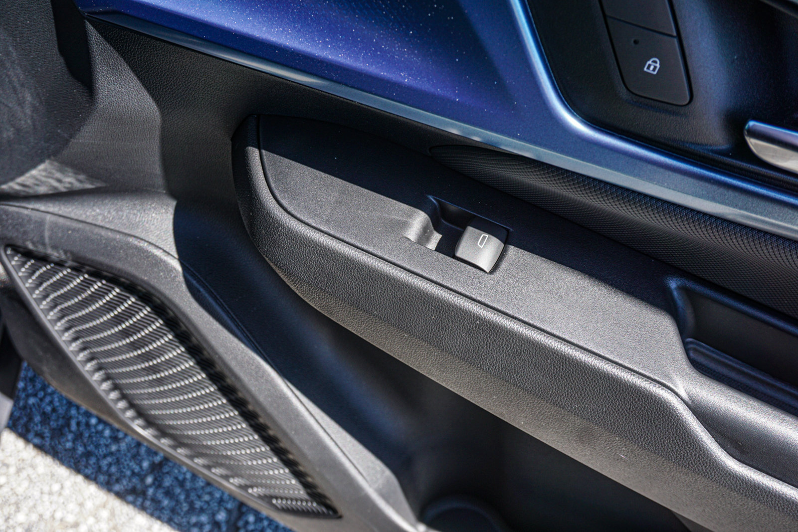 New 2026 Chevrolet Equinox EV LT FWD image 41