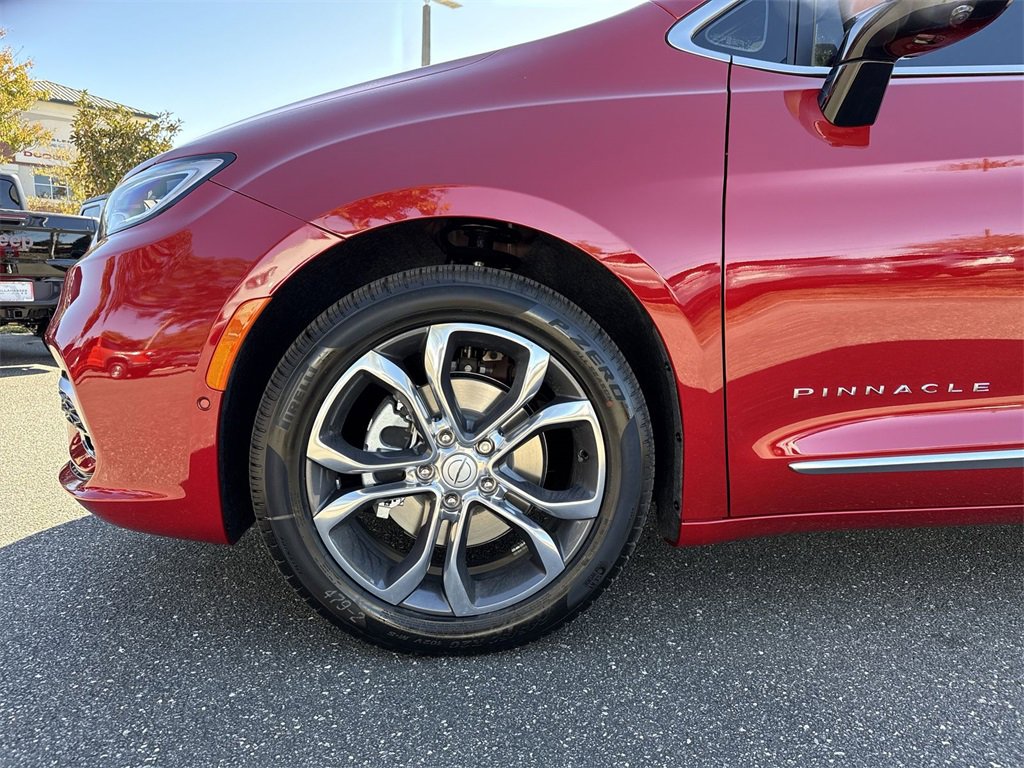 New 2026 Chrysler Pacifica Pinnacle image 10