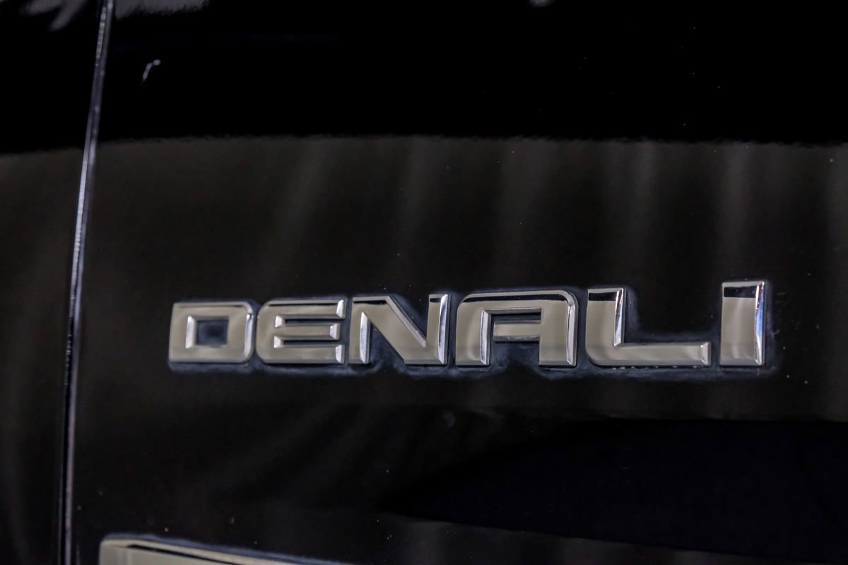 Used 2017 GMC Yukon XL Denali w/ Open Road Package AWD/4WD image 46