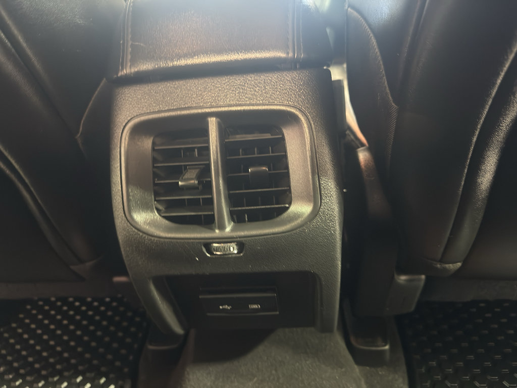 Used 2020 Jeep Cherokee Latitude Plus AWD/4WD image 28