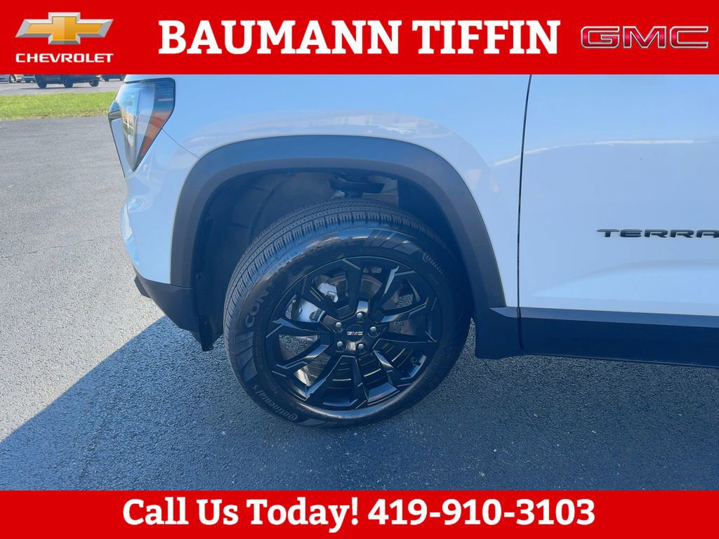 Used 2025 GMC Terrain Elevation w/ Elevation Premium Package FWD image 24