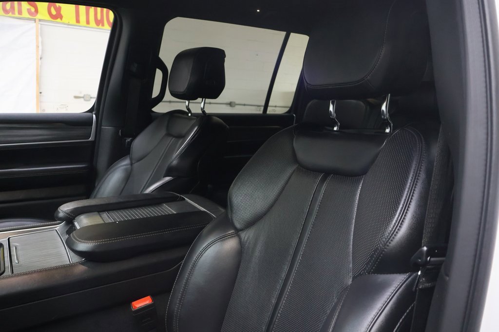 Used 2024 Jeep Wagoneer Series II w/ Flexible Seating Group image 21