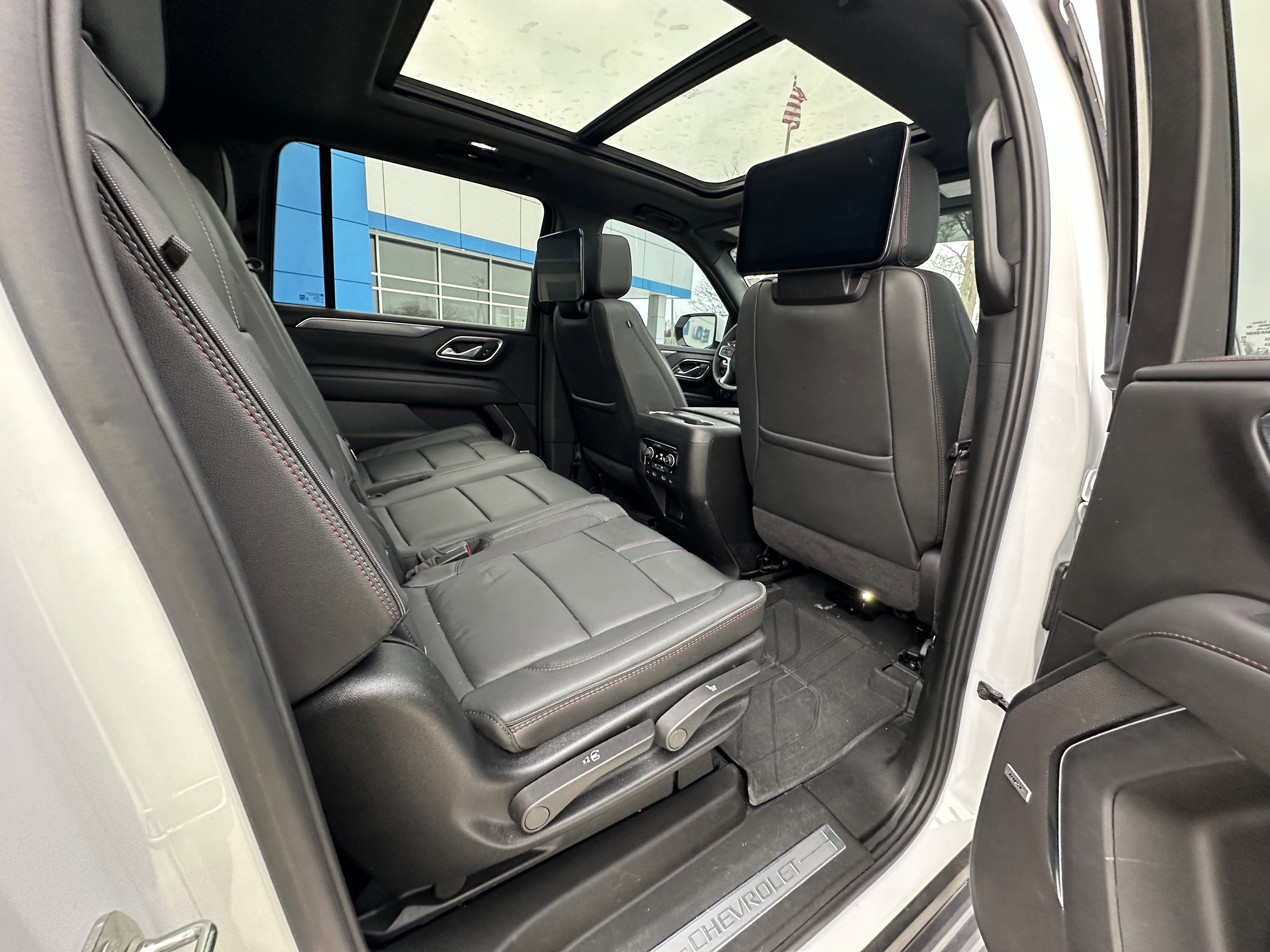 Certified 2024 Chevrolet Suburban RST w/ Luxury Package image 32