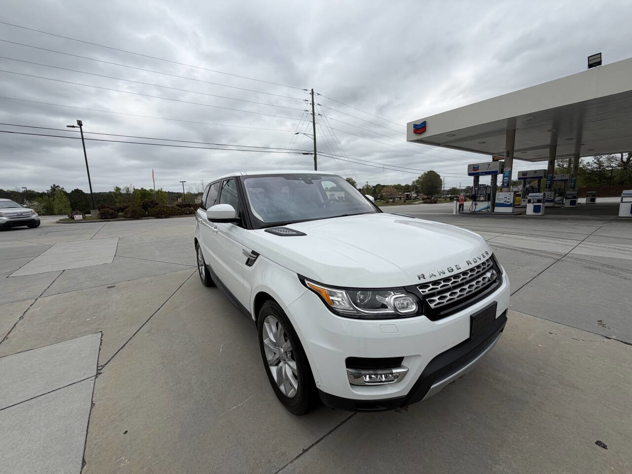 Used 2017 Land Rover Range Rover Sport HSE AWD/4WD image 29