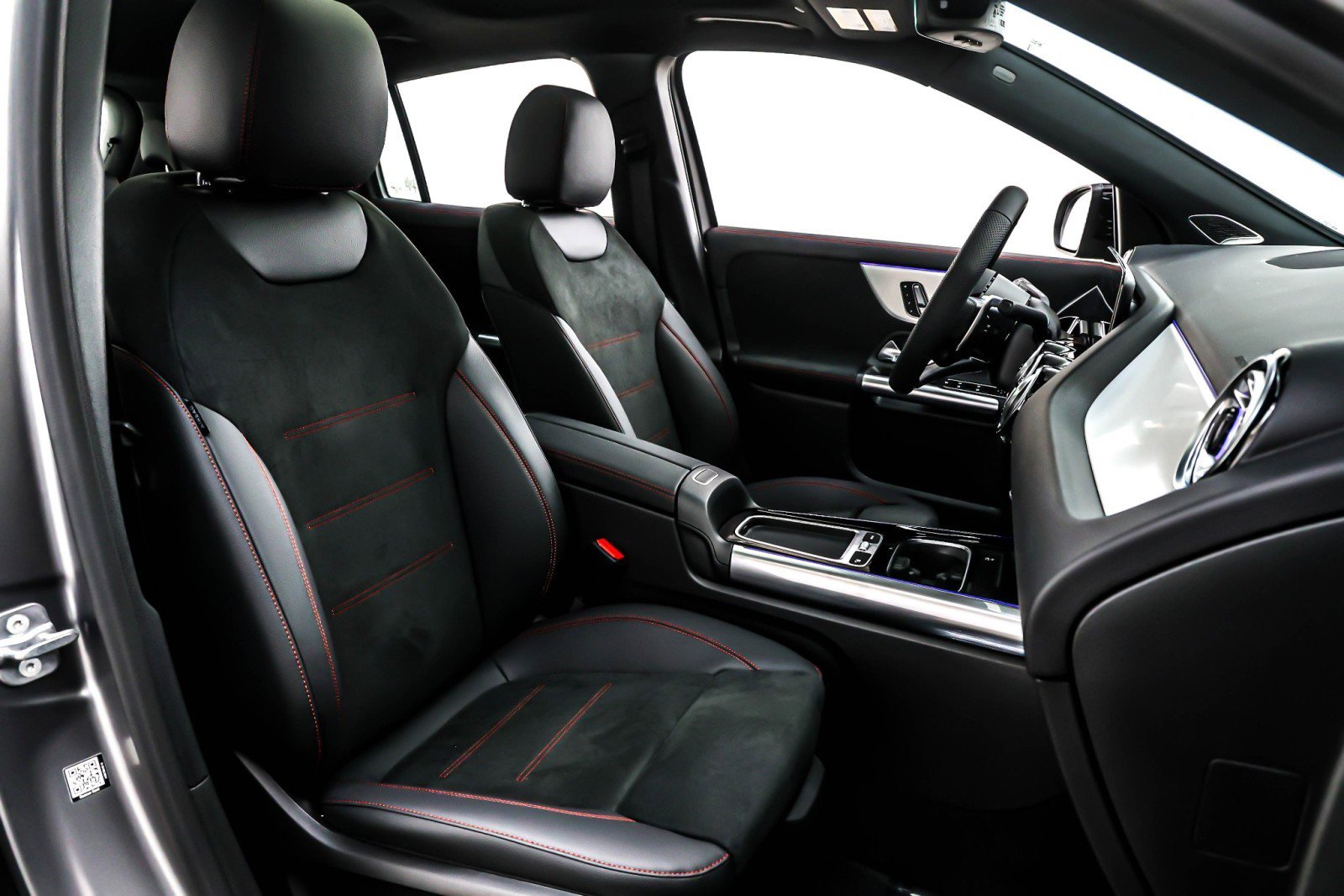 New 2026 Mercedes-Benz GLA 35 AMG 4MATIC image 7