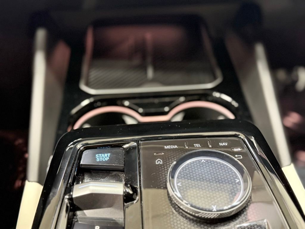 Used 2025 BMW i5 xDrive40 w/ M Sport Package image 31