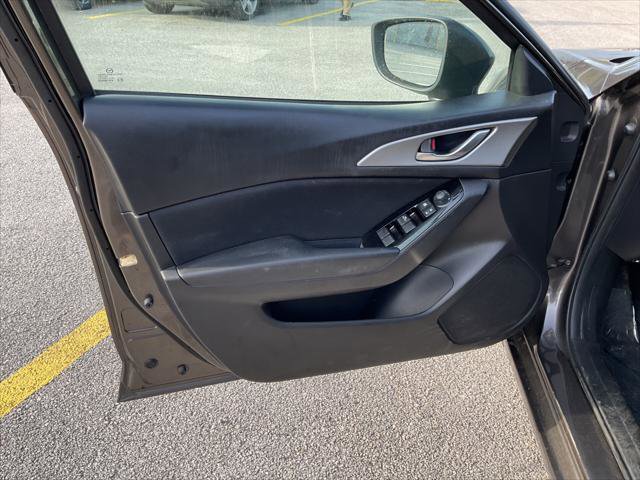 Used 2017 MAZDA MAZDA3 Sport FWD image 12
