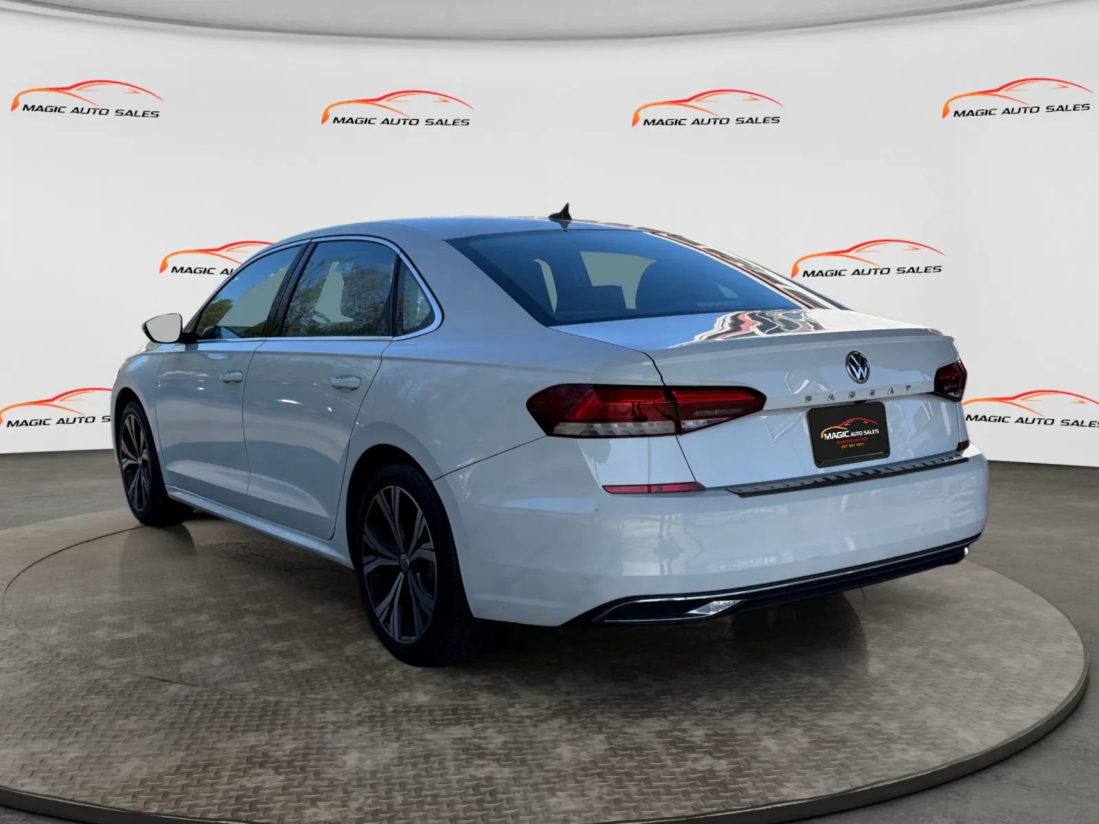 Used 2021 Volkswagen Passat 2.0T SE FWD image 5