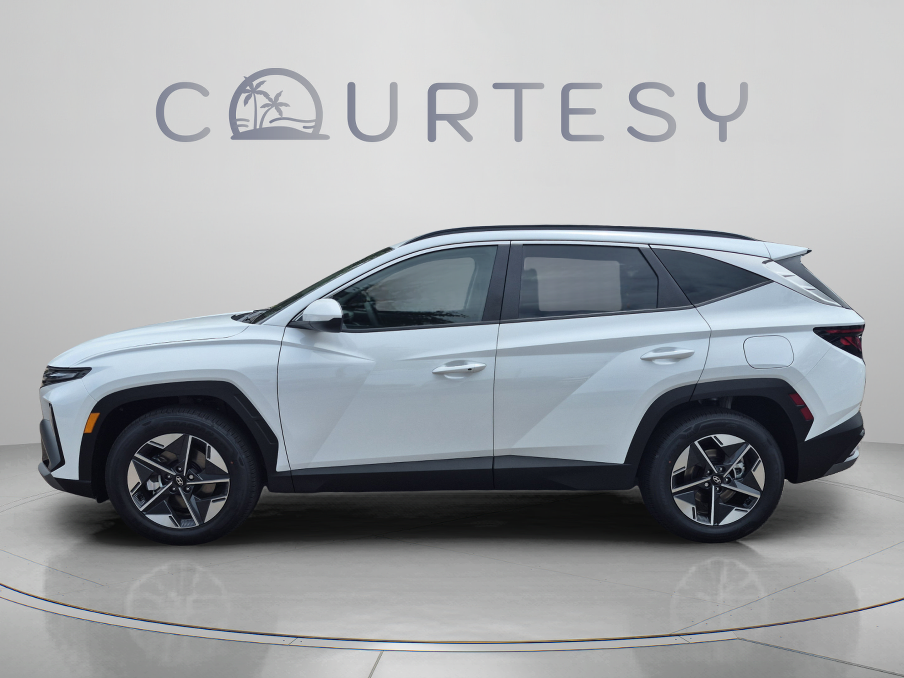 New 2026 Hyundai Tucson SEL FWD image 2