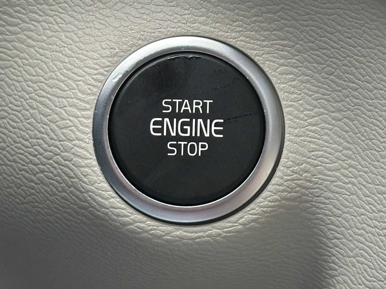 New 2026 Volvo XC40 B5 Plus w/ Protection Package Premier image 33