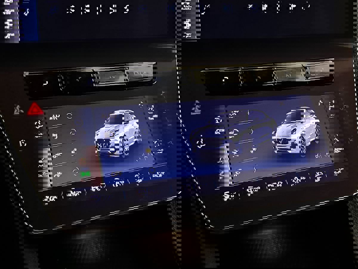 Used 2023 Maserati Grecale GT image 37