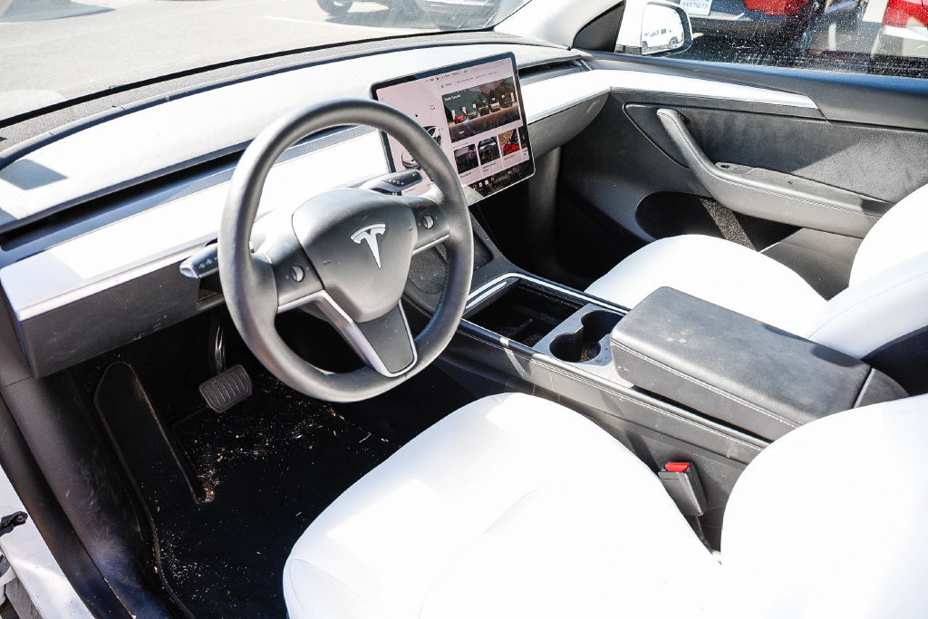 Used 2023 Tesla Model Y Long Range AWD/4WD image 8