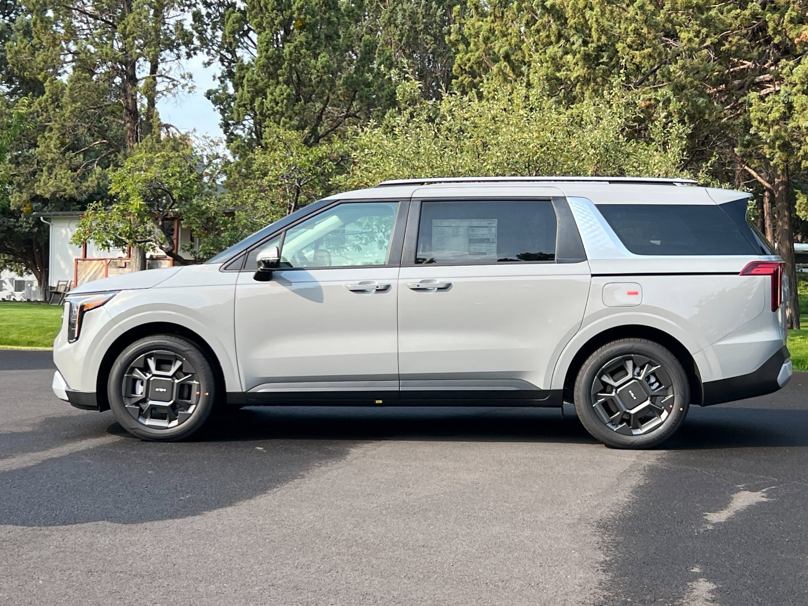 New 2026 Kia Carnival EX image 7