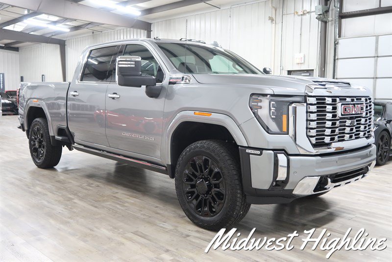 Used 2025 GMC Sierra 2500 Denali w/ Denali Reserve Package AWD/4WD image 7