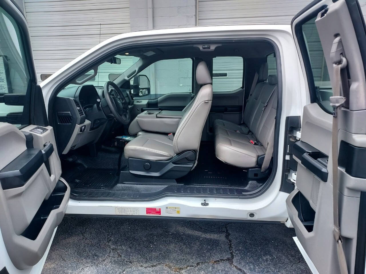 Used 2017 Ford F250 XL w/ Power Equipment Group AWD/4WD image 11