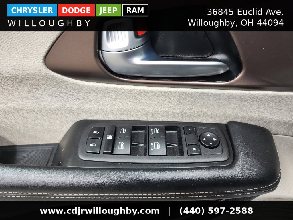 Used 2023 Chrysler Voyager LX FWD image 12