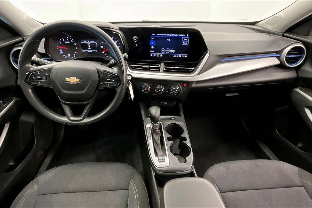 Used 2024 Chevrolet Trax LS w/ Driver Confidence Package FWD image 15