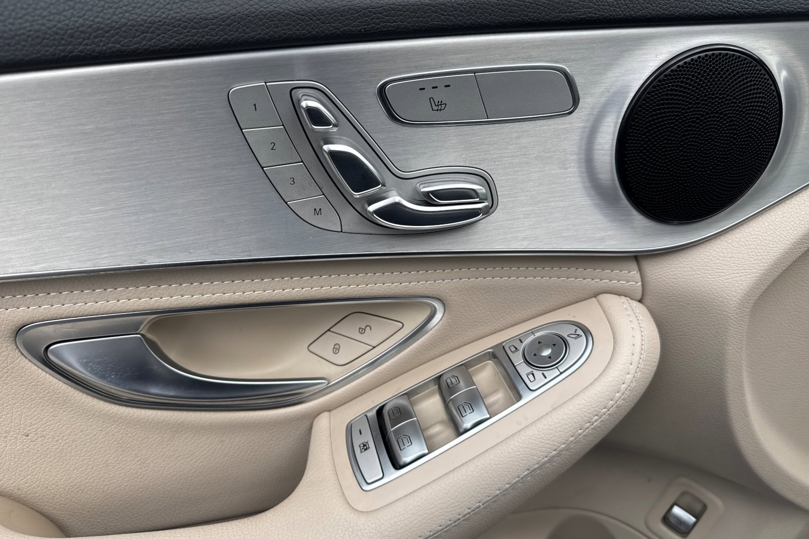 Used 2016 Mercedes-Benz C 300 4MATIC Sedan image 10