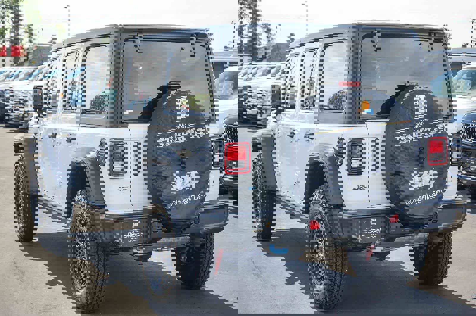 Used 2023 Jeep Wrangler Unlimited w/ Convenience Group image 5