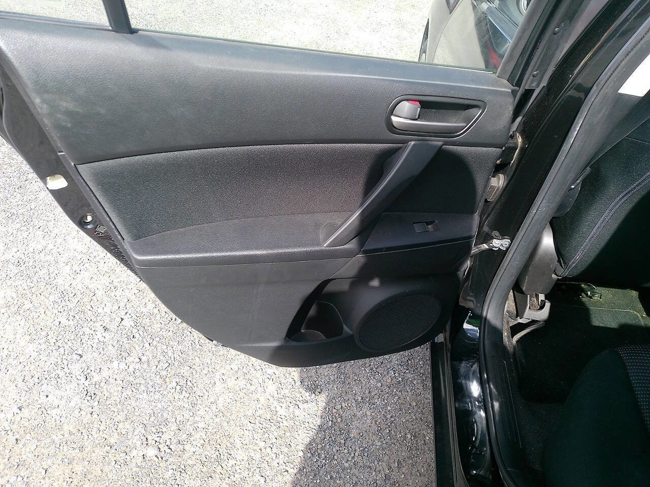 Used 2013 MAZDA MAZDA3 i Sport image 30