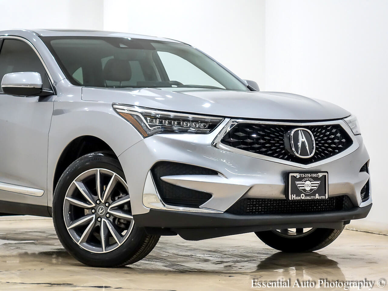 Used 2019 Acura RDX w/ Technology Package image 2