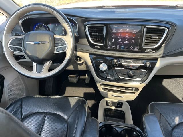 Used 2020 Chrysler Pacifica Limited image 23