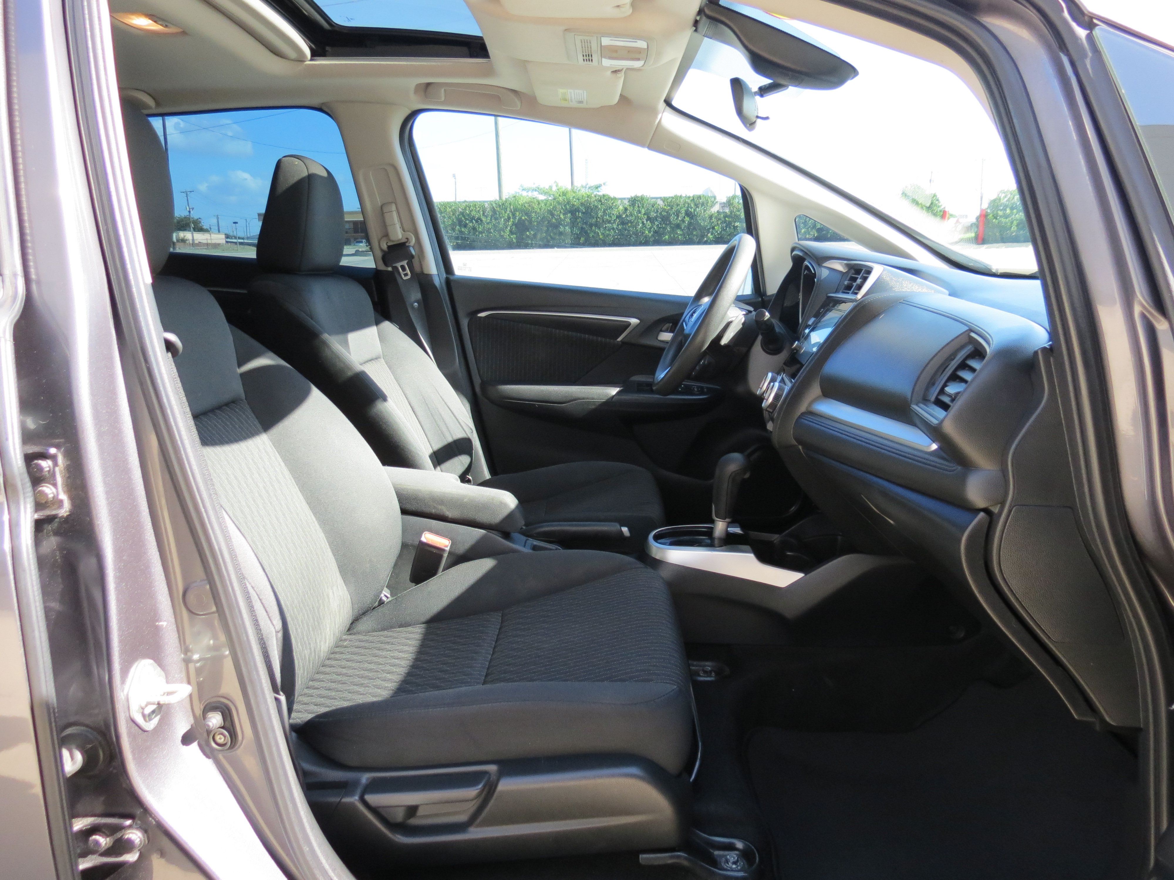 Used 2018 Honda Fit EX image 31