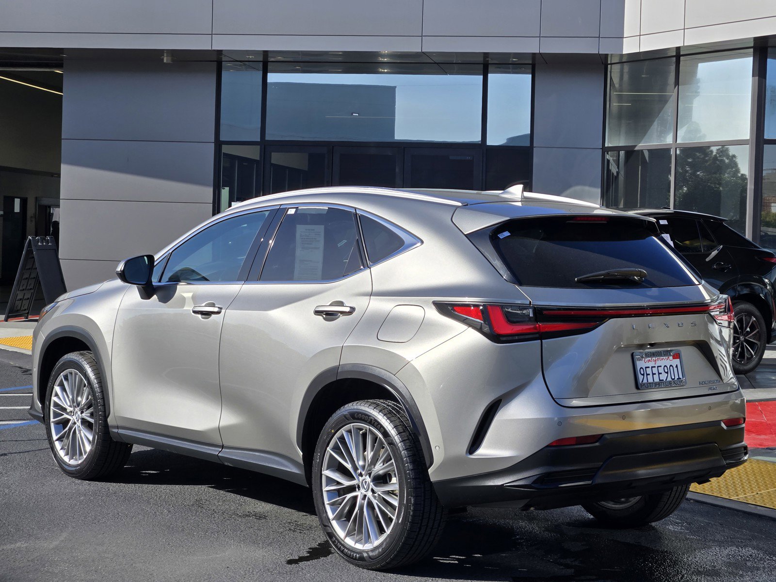 Used 2023 Lexus NX 350h AWD w/ Vision Package image 7