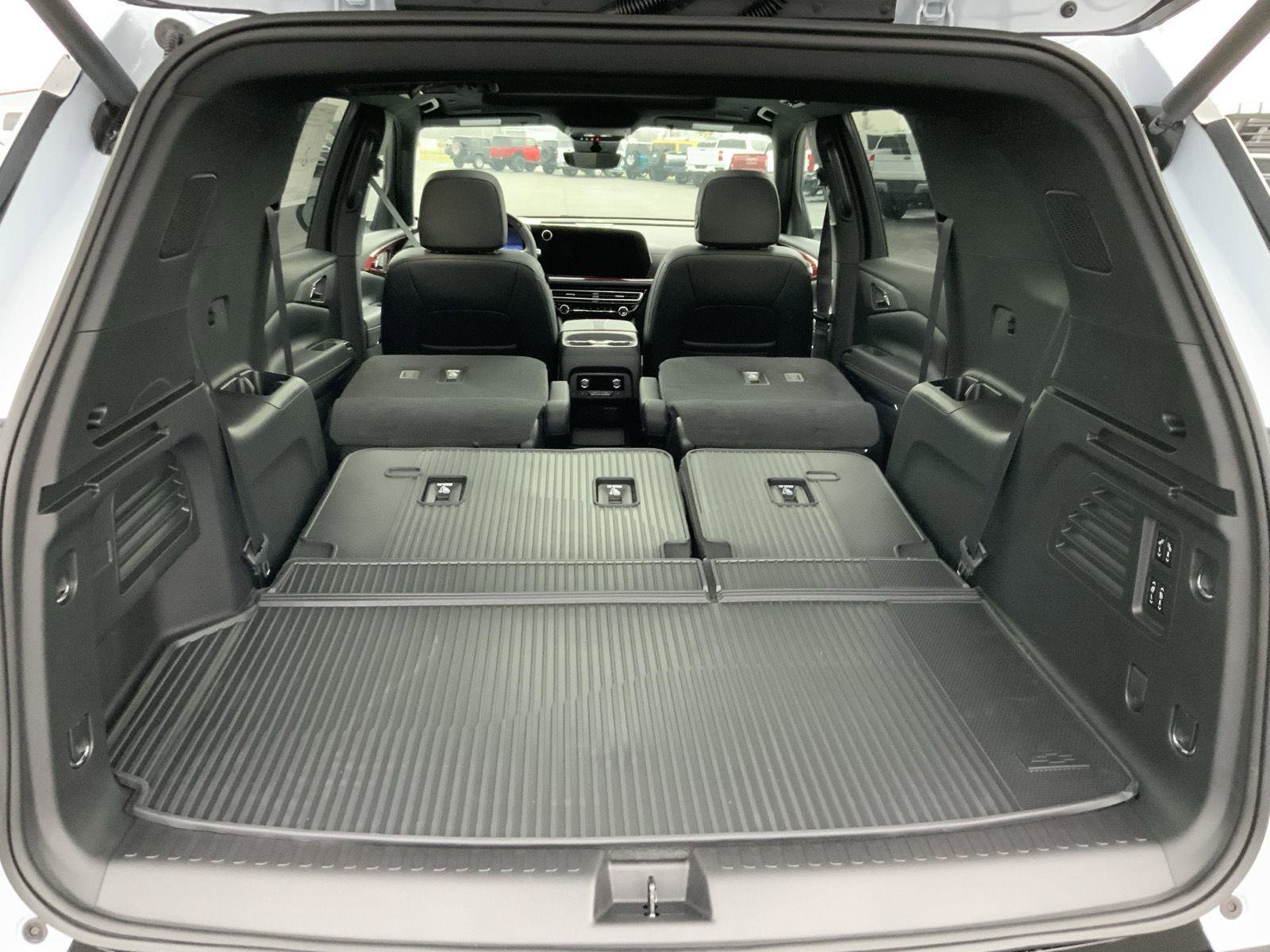New 2026 Chevrolet Traverse RS w/ LPO, Floor Liner Package image 15