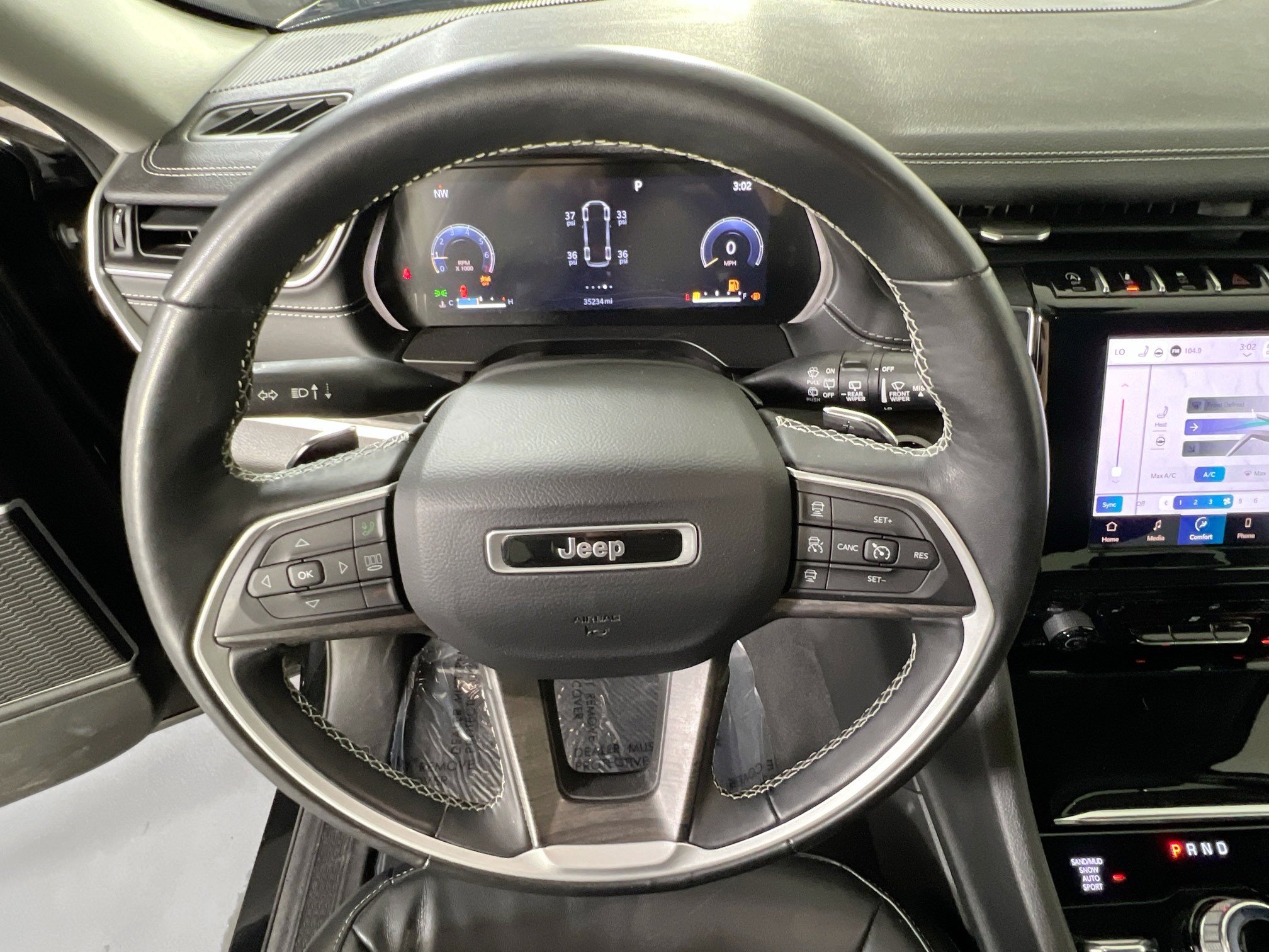 Used 2022 Jeep Grand Cherokee Limited image 11