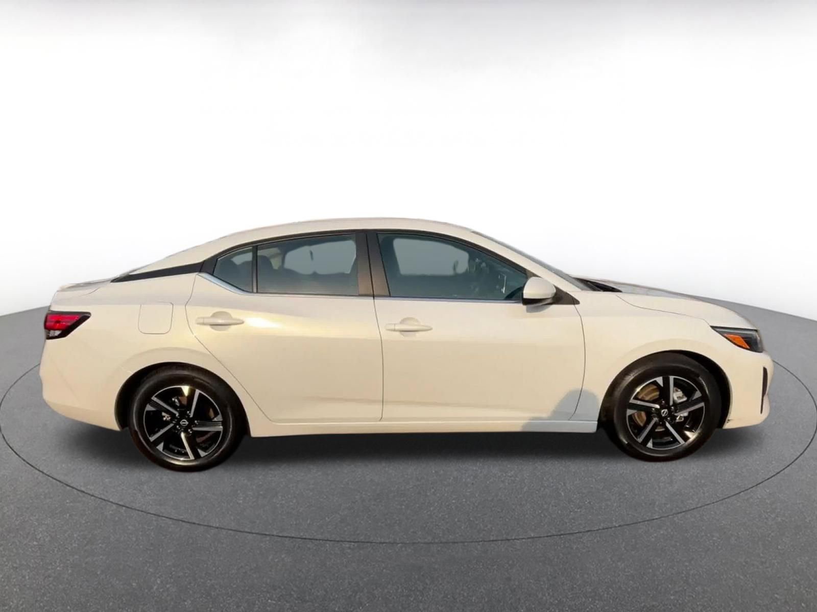 Used 2024 Nissan Sentra SV FWD image 16