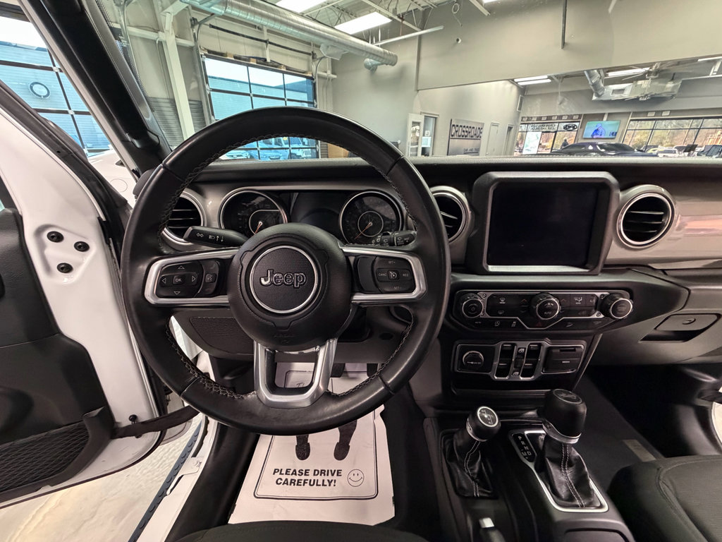 Used 2018 Jeep Wrangler Unlimited Sahara w/ Uconnect 4C Nav & Sound Group image 8