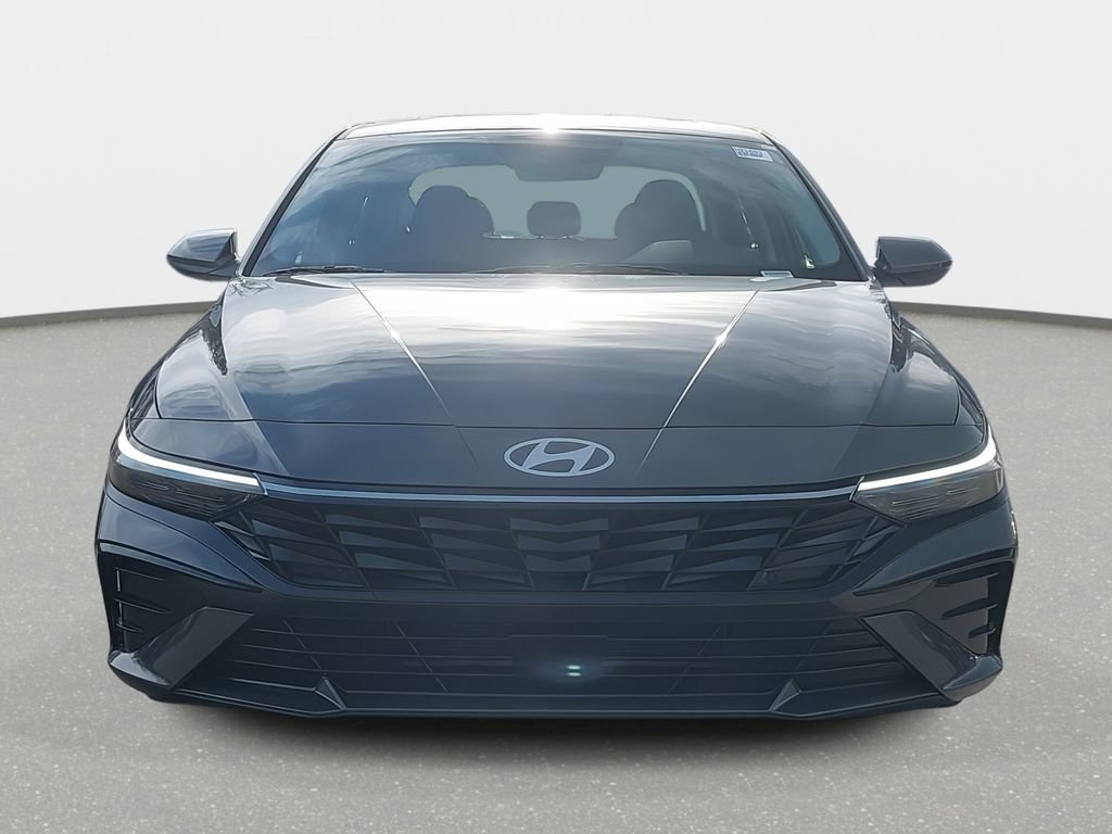 Certified 2025 Hyundai Elantra SEL w/ Cargo Package image 2