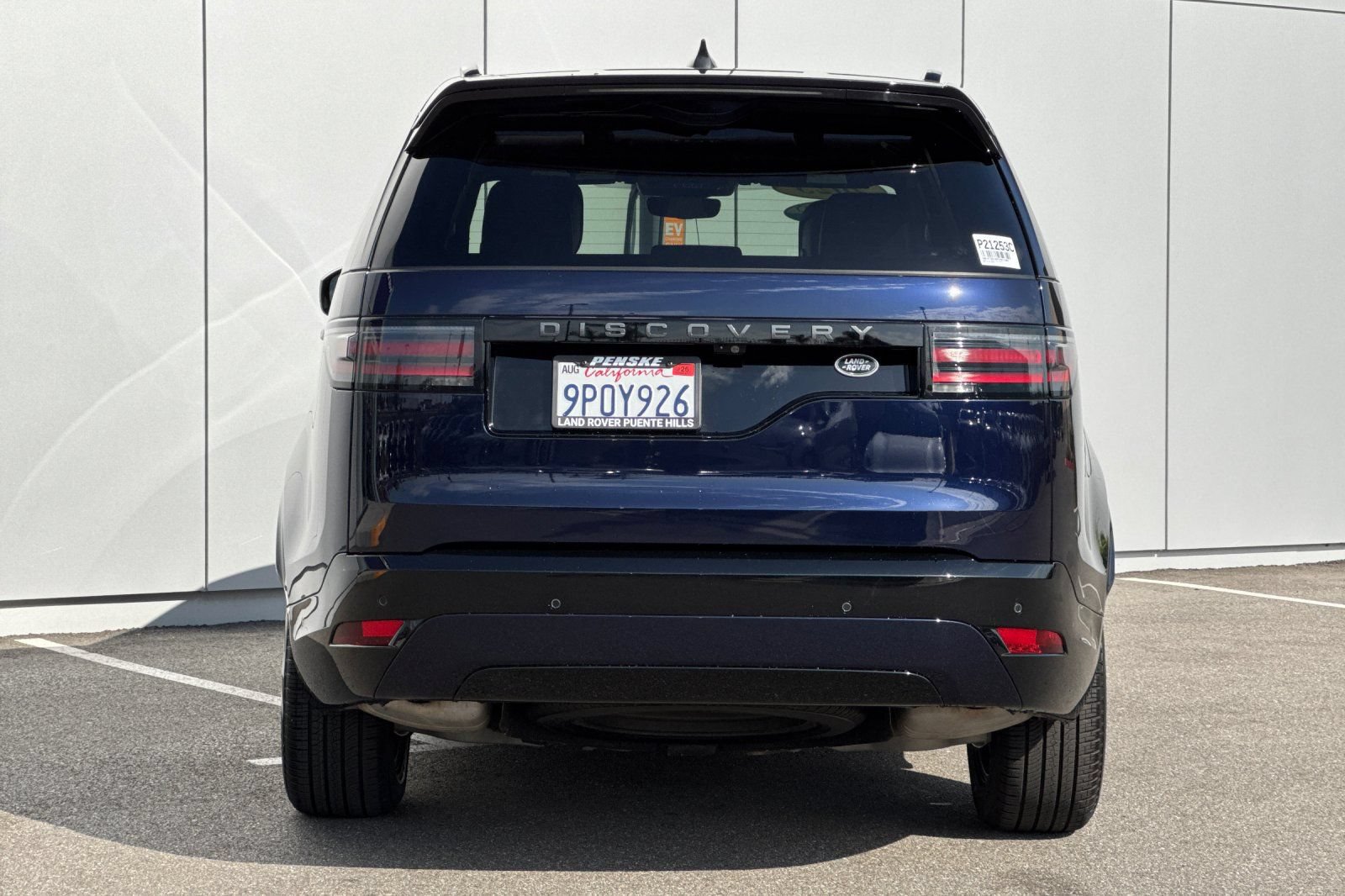 Certified 2023 Land Rover Discovery S R-Dynamic AWD/4WD image 4