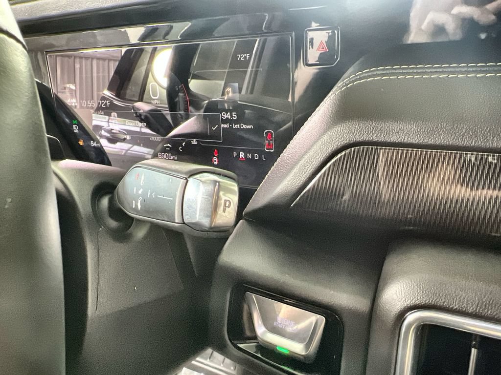 Used 2025 GMC Yukon Elevation w/ Elevation Premium Package AWD/4WD image 17