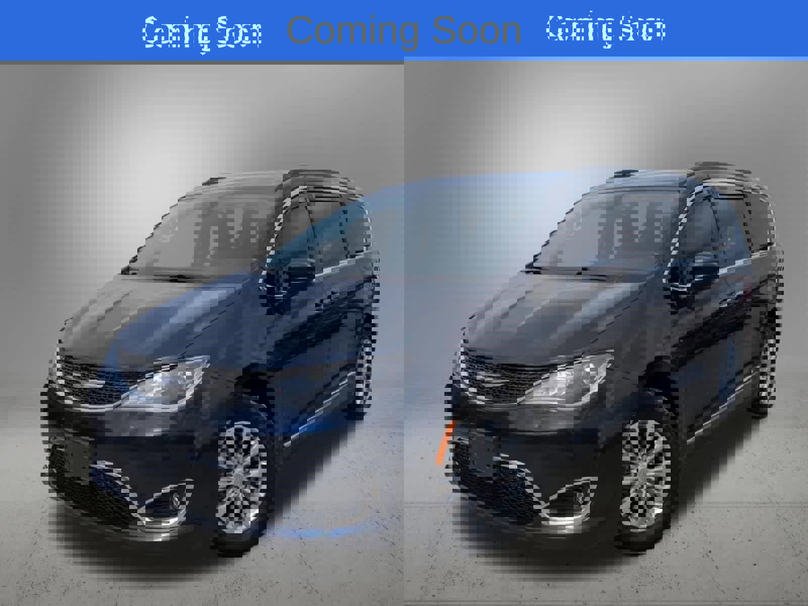 Used 2017 Chrysler Pacifica Touring-L FWD image 1