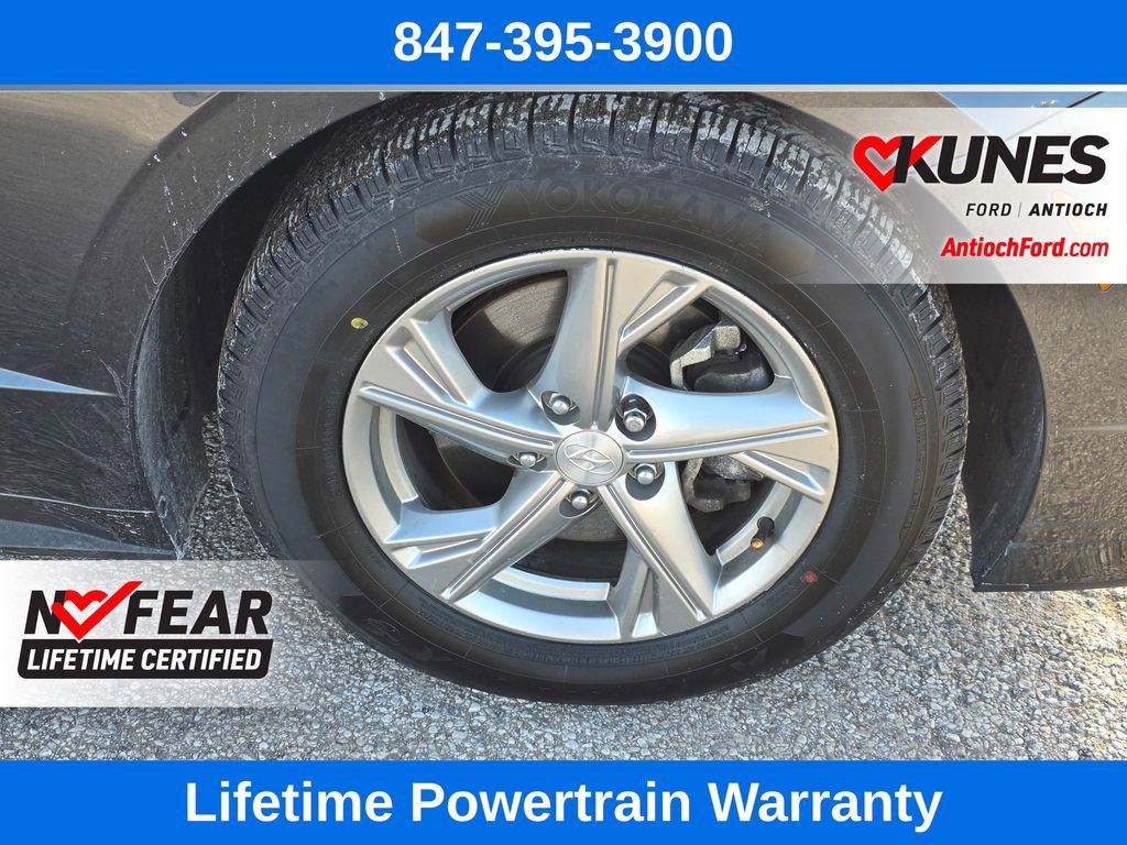 Used 2022 Hyundai Sonata SE w/ Preferred Accessory Package image 9
