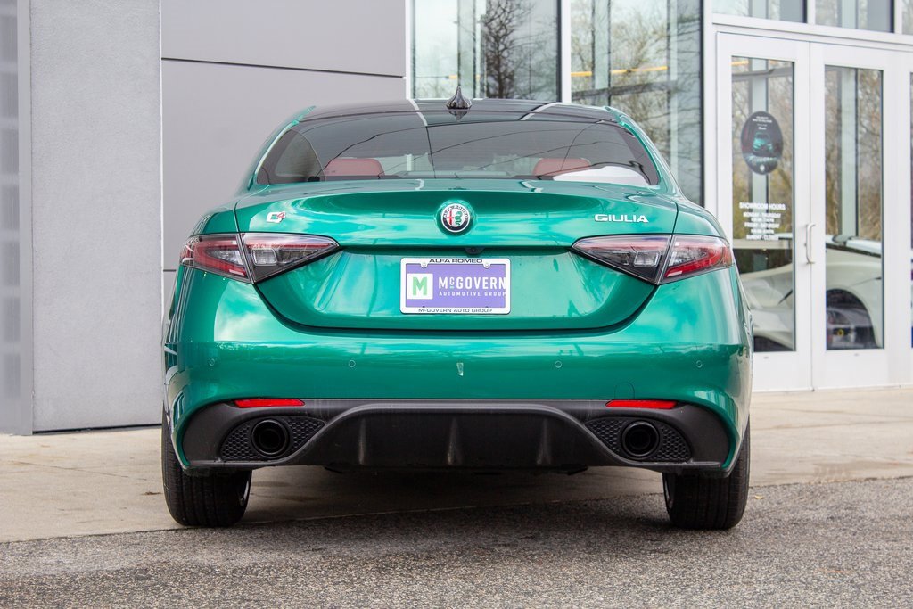 New 2025 Alfa Romeo Giulia AWD image 9